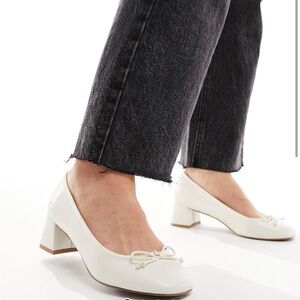 ASOS DESIGN Wide Fit Steffie bow heeled shoes